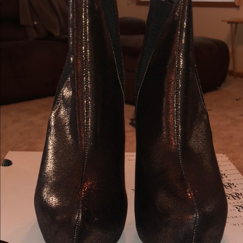 Brown/gold bootie